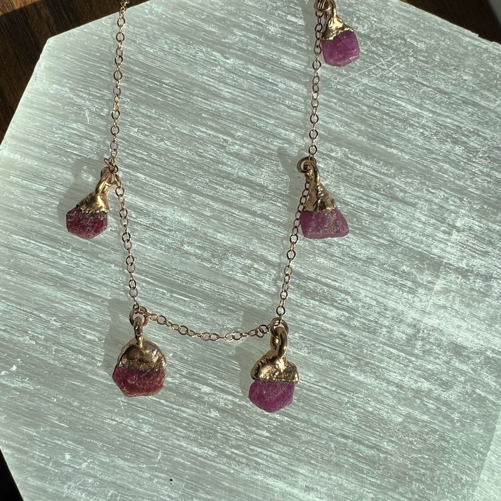 Elegant Gold and Pink Necklace